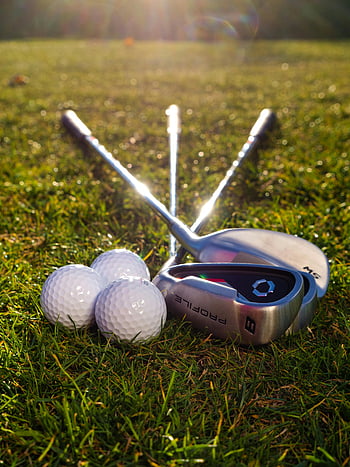golfballen, Golf Clubs, close-up fotografie, Zonnegrens grasveld, sportbeelden, golfuitrusting, golfbaan, buitensport, golfaccessoires, golf versnelling, golfclubs en ballen