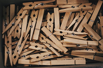 hnědé dřevěné klipy, dřevěné kolíčky na prádlo, ClotheSpins in Box, Podrobný detail, Sbírka oděvů, Hnědé naděje, dřevěné kolíčky, prádelna příslušenství, Přírodní dřevěné špendlíky, Nástroje pro prádlo, domácí potřeby
