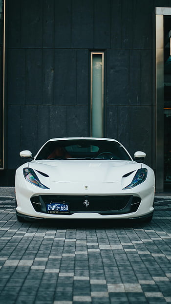 Bílá Ferrari, zaparkoval Ferrari, Urban Toronto, luxusní auto, supercar, čelní pohled, elegance, chodník, bílé sportovní auto, Ferrari 812, exotické auto