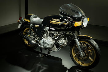 Black Ducati, café racer, motocykl, Vintage ducati, 900 Super Sport, Showroom Floor, Klasický design, Ducati Bike, Retro motocykl, sportovní kolo, Styl kavárny