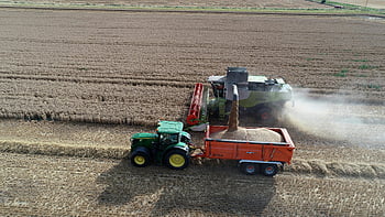raccolta, combina, trattori, Grano, Campi di Bishopstrow, ripresa aerea, Macchina verde, raccogliere il grano, trattore rosso e verde, campo, agricoltura