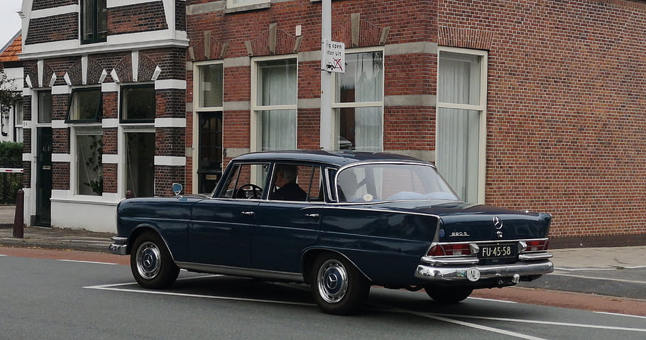 Mercedes, 220 S, W111, 1965, classic car, vintage car, Leiden, FU-45-58, blue car, street scene, brick building
