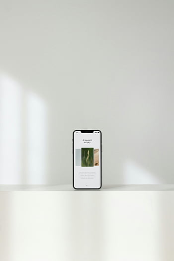Moderní mobil, chytrý telefon, bílé police, klidné pozadí, Elegantní smartphone, moderní web, bílé pozadí, mobilní telefon, mobilní zařízení, minimalistický design, technologie