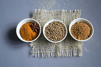 mausteet, kulhot, kuvioitu matto, tasainen, aromaattiset mausteet, muoviastiat, tähtianis, Korianterin siemeniä, mauste