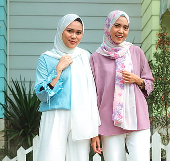 muslim, friends, girls, smile, happy, women, hijab, headscarf, pose, portrait, hanging Out
