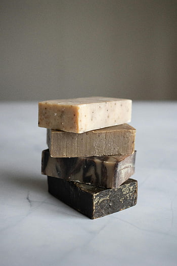 naturlige sæber, Let marmorbord, Organisk håndlavet sæbe, Minimalistisk stak, sæbe barer, lys baggrund, Naturlige sæbestænger, Økologisk sæbe, håndlavet sæbe, marmoroverflade, sæbe stak