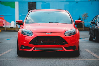 červené auto, brod, parkoviště, ulice, zatažený den, jasně červená, zaparkované auto, městské scény, vozidlo, venkovní nastavení, Červený Ford