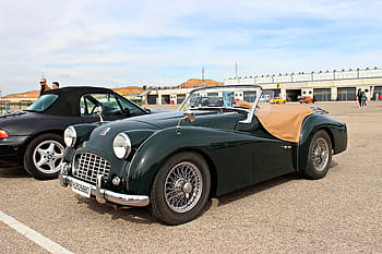 triumf tr2, klasické auto, zelená, konvertibilní, vinobraní, Přehlídka aut, venkovní, lidé, parkoviště, budova, nebe