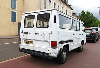 mercedes, MB100, sprinter, 1992, dodávka, bílý, chalon sur saone, 2,4 D, 56 HP, zaparkováno, ulice