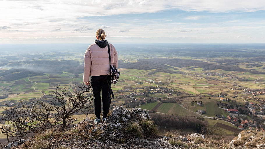 woman, mountain, exploring, sighteseeing, hiking, land, autumn, high, solitude, nature, panorama