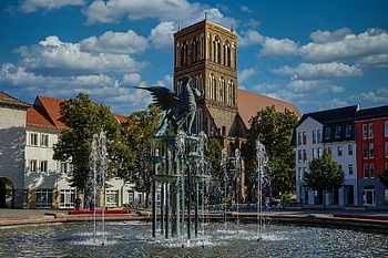 Anklam, hanseatic város, mecklenburg-nyugati pomeránia, történelmi, történelmi központ, piactér, Németország, templom, középkorú, házak, városnézés