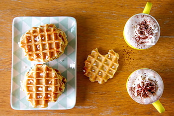 cialde, waffle liegi, cibo, golosità, cioccolata calda, panna montata dolce, l'ora del tè, latte, Pasticcino, cioccolato, zucchero
