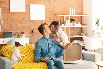couple, food, home, pizza, dog, leisure, eating, kiss, person, man, woman