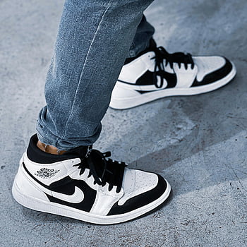 ασπρόμαυρα παπούτσια Nike, φωτογραφία κοντά σας, αστικό περιβάλλον, κουβέιτ, αθλητικά, nike παπούτσια, ασπρόμαυρα αθλητικά παπούτσια, υποδήματα αστικής, στυλ δρόμου, καθημερινά παπούτσια, Υποδήματα Nike