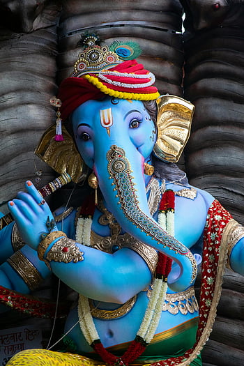 Malabarský vrch, pane ganesh, ganesh chaturthi, mumbai, Indie, barevná socha, festival, 2024, tradiční oděv, sloní bůh, náboženské oslavy