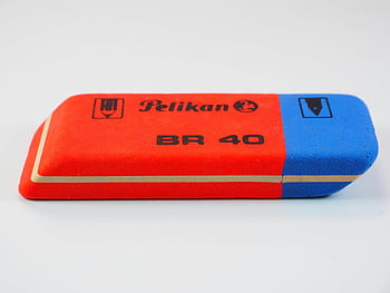 Pelikan Br 40, 빨간색과 파란색 지우개, 사무용품, 닫다, 흰색 표면, 골반 지우개, br 40 지우개, 빨간 지우개, 블루 지우개, 문방구, 책상 액세서리