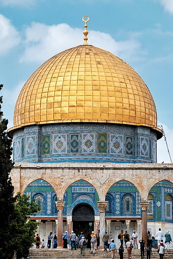 Dome of the Rock, Old City of Jerusalem, vibrant colors, historic religious site, Jerusalem, golden dome, Islamic architecture, religious landmark, Middle East, tourist attraction, ancient structure