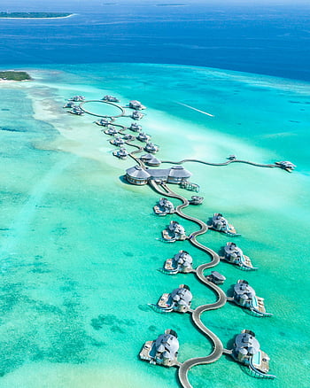 letecké snímkování, ostrovní chaty, Luxusní podvodní vily, Noonu Atoll, Maledivy, tyrkysové vody, letecký pohled, obklopená voda, tropické destinace, letovisko, dovolená