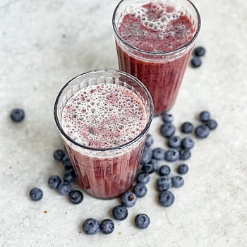 borůvkový koktejl, Osvěžující koktejl, čerstvé jahody, texturovaný povrch, borůvky, brýle, zdravý nápoj, ovocné smoothie, Smoothie brýle, Berry Smoothie