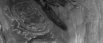Mars, Észak -sarki, rétegelt betétek, sötét dűnék, HiRISE, arizonai egyetem, geológia, tájkép, űrkutatás, nASA, JPL