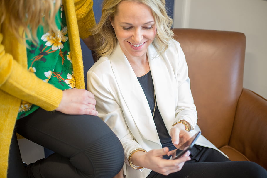 žena, telefon, technologie, online, polohovací, prohlížení, Setkání, profesionální, chytrý telefon, podnikání, spolupracovníci