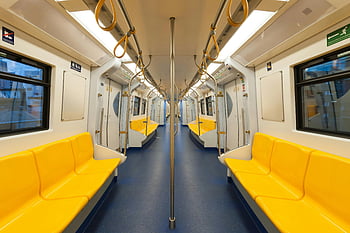 prázdný vlak metra, Moderní auto metro, jasně žlutá sedadla, čistý design, veřejná doprava, Interiérový metro, interiér metra, moderní přeprava, Čisté metro, žlutá sedadla, metro