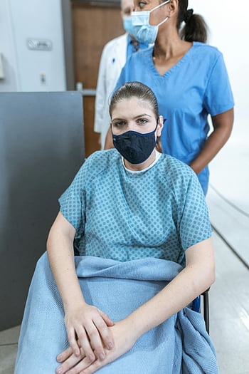 patient, kørestol, ansigtsmaske, amme, scrubs, sundhedspleje, lægebehandling, Hospital, patientpleje, medicinsk personale, sundhedsarbejder