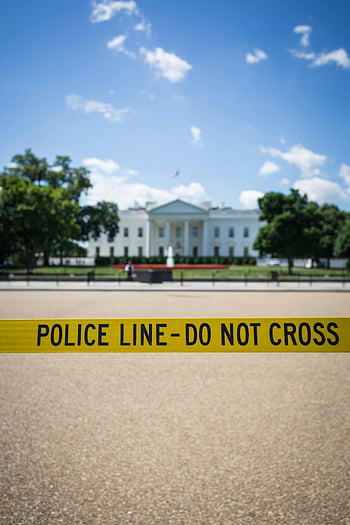 Bílý dům, Washington DC, policejní páska, jasné modré nebe, Zabezpečení Bílého domu, Prezidentská rezidence, Americká politika, národní památka, Atrakce Washington DC, Exteriér Bílého domu, Přední pohled na Bílý dům