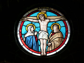 Gesù Cristo, vetro colorato, crocifissione, arte religiosa, colori vibranti, significato storico, Immagini religiose, finestra della chiesa, arte cristiana, attraversare, inri
