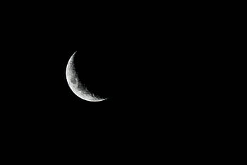 月、 夜間、 三日月、 夜空、 天体、 月相、 暗い空、 天文学、 夜の写真、 月光、 半月