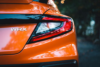 oranžové Subaru WRX, zpětný pohled, zadní světlo, Elegantní povrch, Témata automobilů, detail, Podrobný výstřel, oranžové auto, Detaily Subaru WRX, fotografování automobilů, Design vozidel
