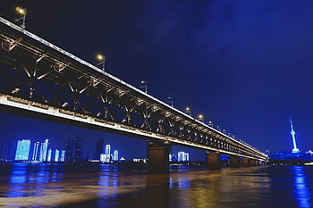 Wuhan yangtze říční most, noční výhled, osvětlený most, panorama města, Wuhan Čína, řeka Yangtze, městská noční scéna, most v noci, světla města, výhled na řeku, architektonické mezník