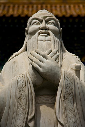 Statua Confucio, statua di marmo, incisioni intricate, antico artigianato, Inquadratura dal basso, Confucio Scultura, cultura cinese, figura storica, arte tradizionale, scultura di pietra, confucianesimo