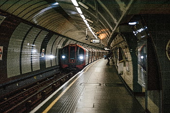 subway train, underground station, urban transportation, train arrival, subway platform, underground train, city transit, subway station, train station, urban train, subway tunnel