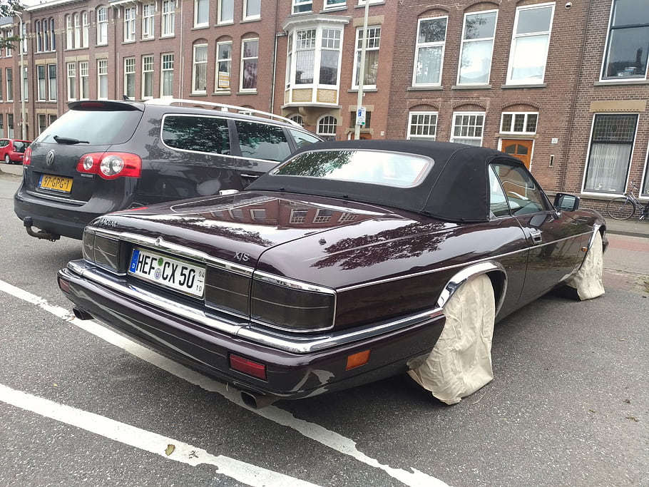 jaguár, Xjs, auto, konvertibilní, zaparkováno, ulice, budova, poznávací značka, kola zakrytá, vinobraní, klasický