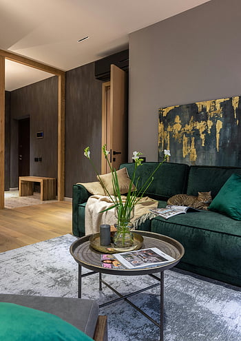 soggiorno elegante, divano comodo, tavolino rotondo, divano verde, arte astratta, arredamento floreale, Comfort moderno, arredamento del soggiorno, accogliente soggiorno, soggiorno contemporaneo, design del soggiorno