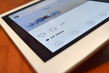 bílý ipad, tableta, aplikace sociální média, digitální interakce, 22 lajků, rozhraní, Zobrazit, technologie, moderní zařízení, Zapojení uživatelů, Online aktivita