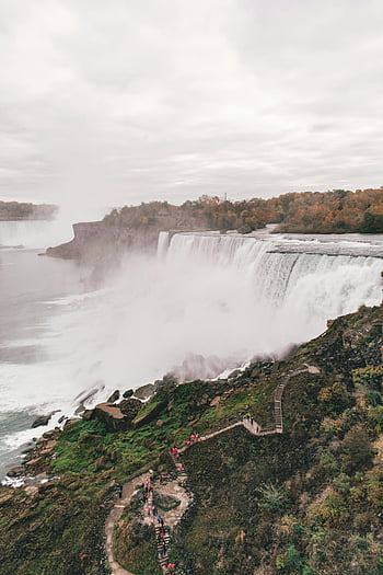 Niagara vízesés, légi felvétel, esik lombozat, utazási rajongók, vízesés, Emberek a vízesés közelében, festői kilátás, természeti csoda, őszi színek, turisztikai attrakció, ködös kaszkád