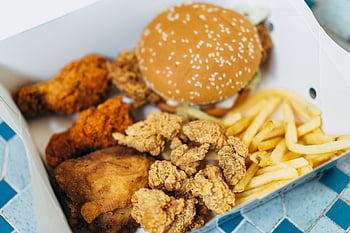 อาหารจานด่วน, ทอด, อาหาร, ไก่ทอด, แซนวิชไก่, ปีกไก่, มันฝรั่งทอด, นักเก็ตไก่, จาน, อร่อย, รสอร่อย