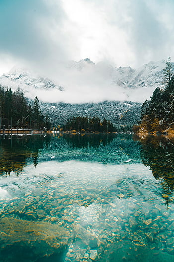 Jezero Eibsee, obilí, Německo, zasněžené hory, čisté nebe, klidná zimní scéna, klidná voda, horské odraz, Klidná krajina, alpské scenérie, Přírodní krásy