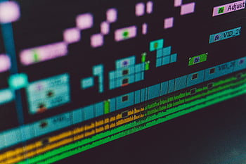 počítačový monitor, software pro úpravu videa, Více stopová časová osa, barevný design, Podrobný pohled, Úpravy rozhraní, video produkce, digitální editace, zvukové stopy, vizuální efekty, Softwarové rozhraní