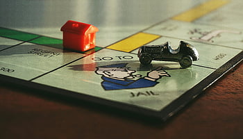 Monopoly, bordspel, speelgoedauto, rood huis, Naar de gevangenis gaan, miniatuur, detailopname, spel stuk, Monopolie spel, speelgoed voertuig, spelbord