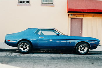 mustang azul vado, cupé, Coche clásico, configuración urbana, diseño elegante, Mustang azul, carro estacionado, auto antiguo, coche americano del músculo, escena de la calle, fotografía automotriz