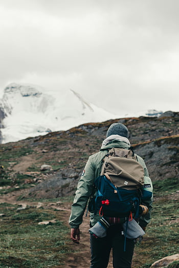 Wandern, Berg, Rucksack, schneebedeckte Gipfel, Jaspis, alberta, szenische Ansichten, Outdoor-Abenteuer, Naturerkundung, Reisefotografie, Abenteuerausrüstung