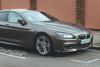 bmw 6 serie, macchina di lusso, strada urbana, design elegante, eleganza, BMW grigia, muro marrone, veicolo parcheggiato, coupe, Veicolo moderno, parcheggio della città
