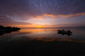 tramonto, silhouette, barca, acqua calma, scena tranquilla, nuvole vibranti, riflessione, tranquillo, calmo, sera, natura, paesaggio