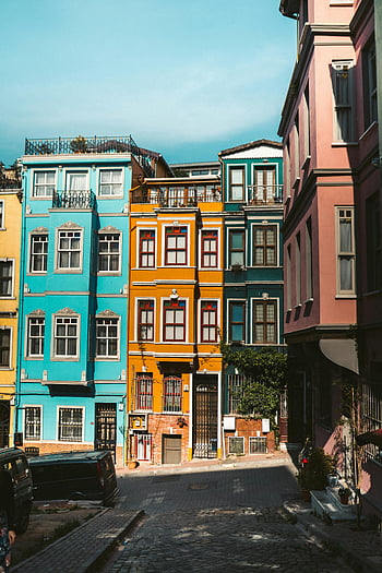 barevné budovy, modrá obloha, historické budovy, balat, Istanbul, živá architektura, městskou architekturu, barevné fasády, pouliční scény, evropské architektury, cestovní fotografie