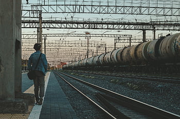 Zug, Eisenbahn, Bahnhof, Passagier, warten, Plattform, Bahngleise, Eisenbahngleise
