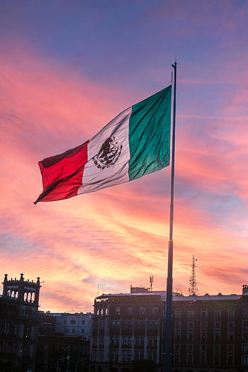 mexická vlajka, západ slunce, Ciudad de mexico, panoráma, soumrak, vlající vlajka, Mexiko, panoráma města, večer, státní vlajka, městský pohled