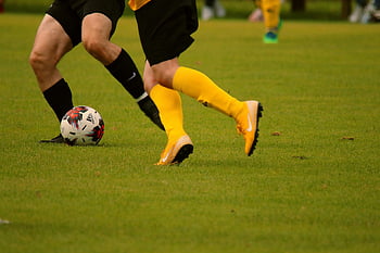 futball, játékos, mező, mérkőzés, labda, ellenfelek, dupla, sportpálya, futballpálya, labdarúgás, futball cipő
